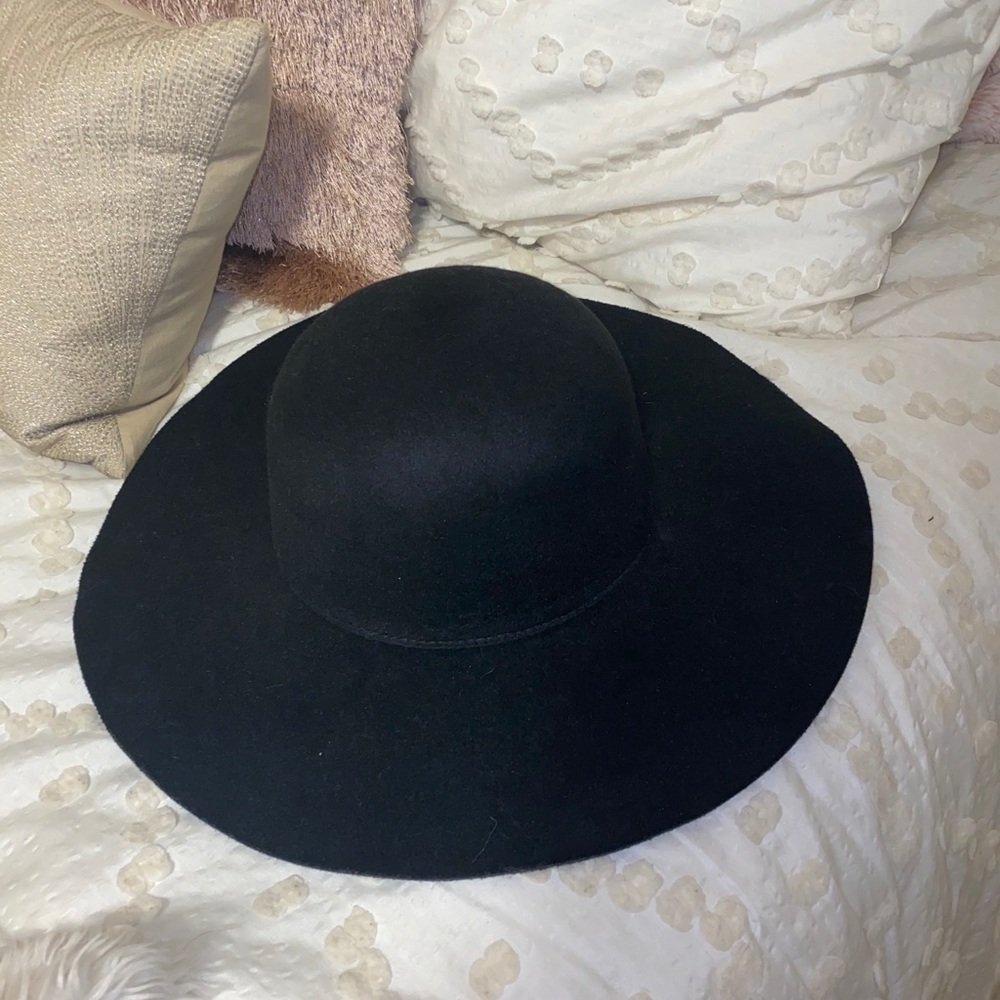Altar’d State Black Floppy Hat